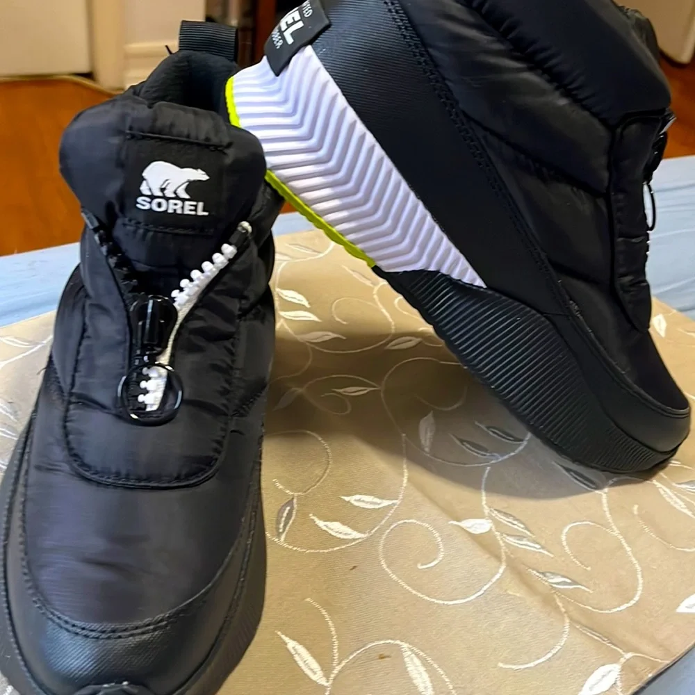 New Boots 🥾 - Picture 1 of 7